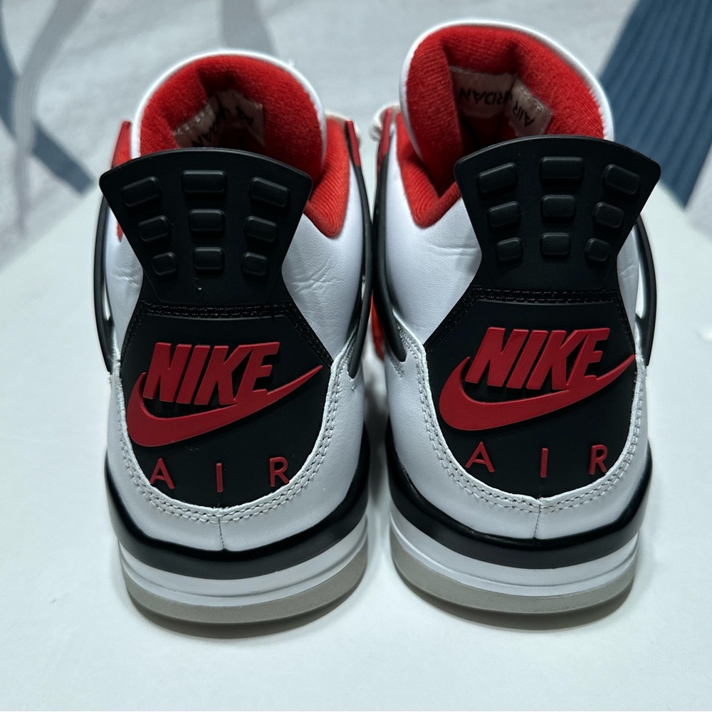 Nike Air Jordan 4 Retro Fire Red Mens Size 11 OG 2020 DC7770-160 - Picture 4 of 10